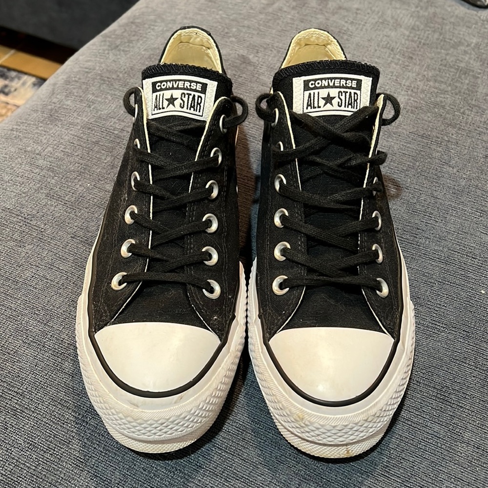 Black platform Converse All-Star size 9